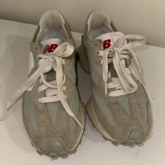 New Balance 327 Sneakers in Dark Olive - Picture 5 of 7